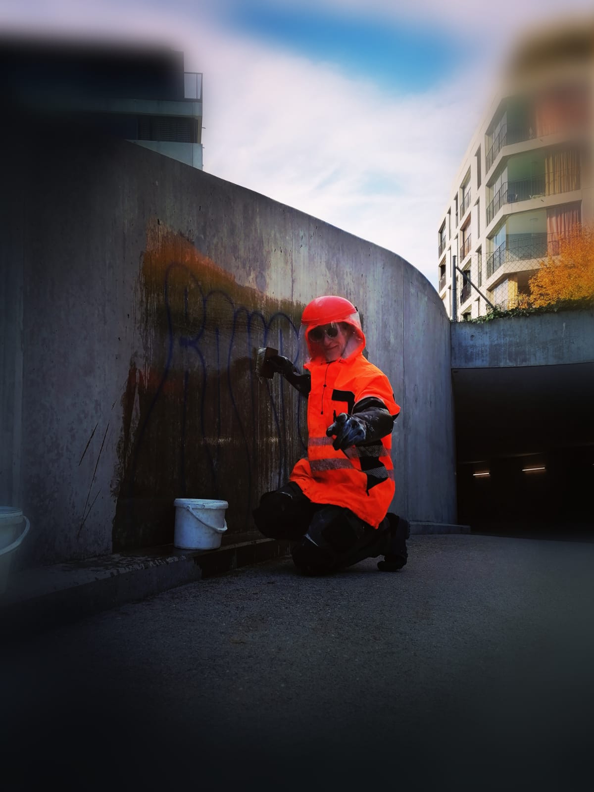 Dégraf Service - Spécialiste du nettoyage et de la protection anti-graffitis à Lausanne et région - Intervention rapide et efficace